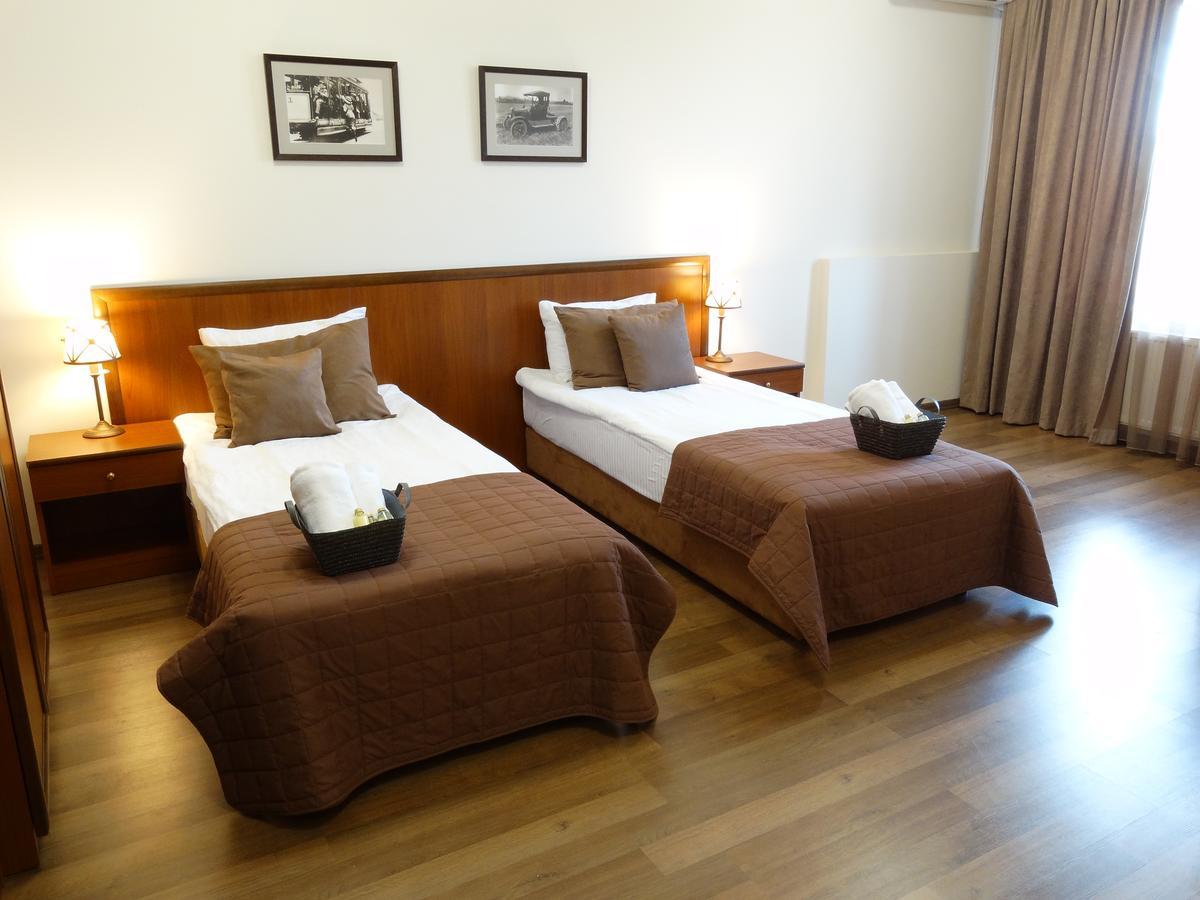Henry Ford Mini Hotel 敖德萨 外观 照片