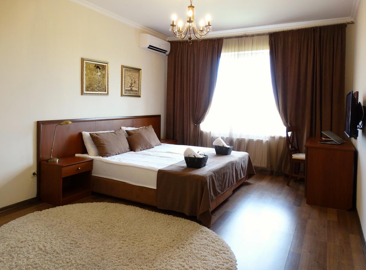 Henry Ford Mini Hotel 敖德萨 外观 照片